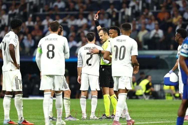 TA:阿诺德仍会转投皇马 凯莱赫大概率今夏离队 TA:阿诺德仍会转投皇马 凯莱赫大概率今夏离队